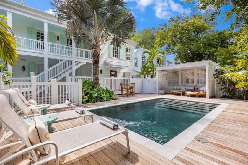 coommunal pool key west
